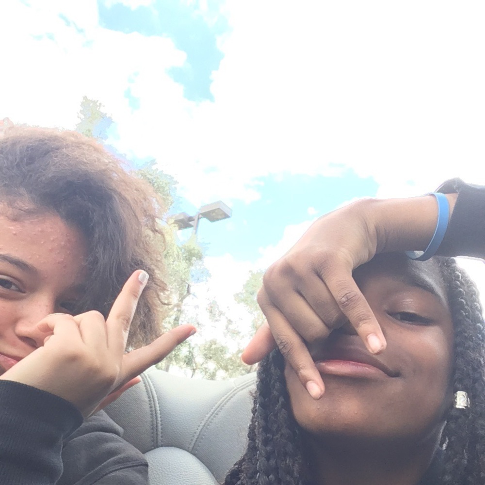 Meet your Posher, Amiel